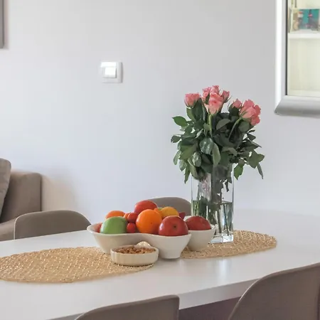 Amazing In Okrug Gornji Apartment *