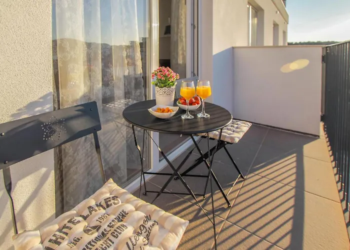 Amazing In Okrug Gornji Appartement *