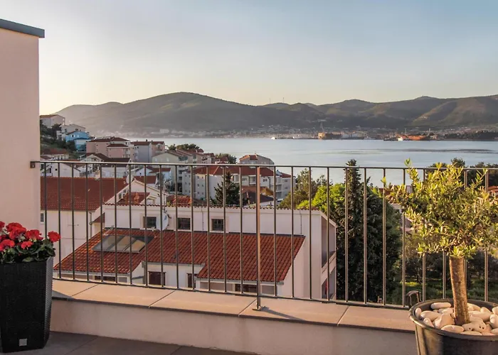 Apartamento Amazing In Okrug Gornji