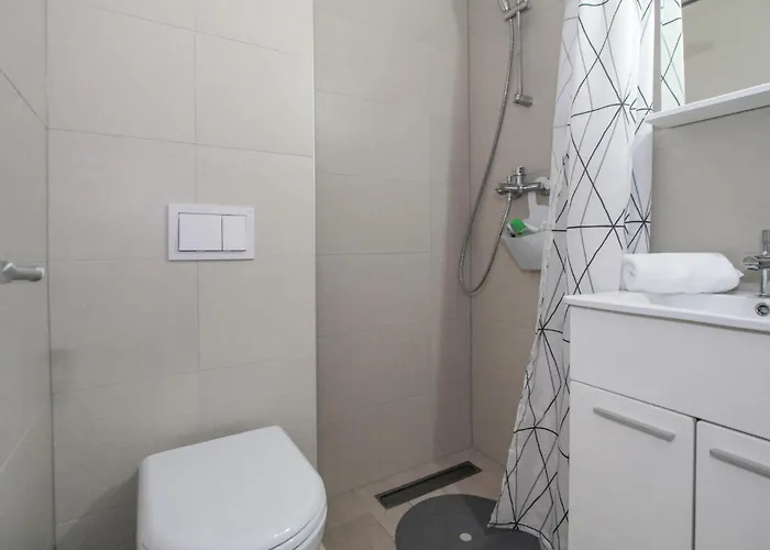Amazing In Okrug Gornji Apartamento